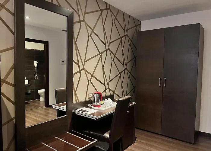 Catone District Hotel